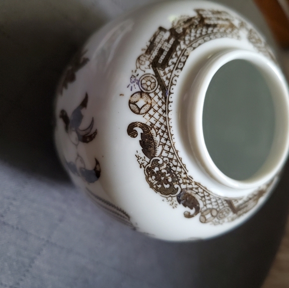 Brown And White Ginger Jar Vase - Picture 7 of 10